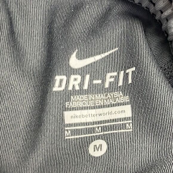 Nike Women’s Black/Gray Athletic Shorts with Built-in Drawstring Shorts- Medium - Picture 13 of 16